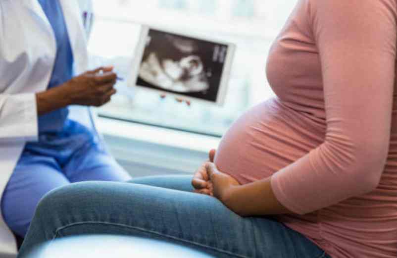 découvrez tout ce qu'il faut savoir sur les pertes vaginales pendant la grossesse. informez-vous sur les causes possibles, les symptômes à surveiller et les conseils pour une grossesse en santé.